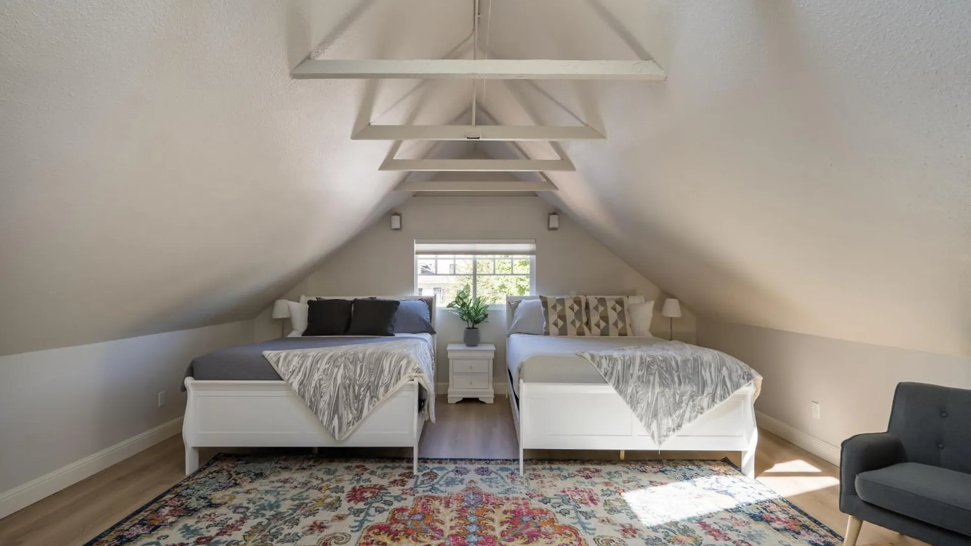 Stay Portland - Luxurious Alphabet District Home - 99 Walk Score 0*,  United States
