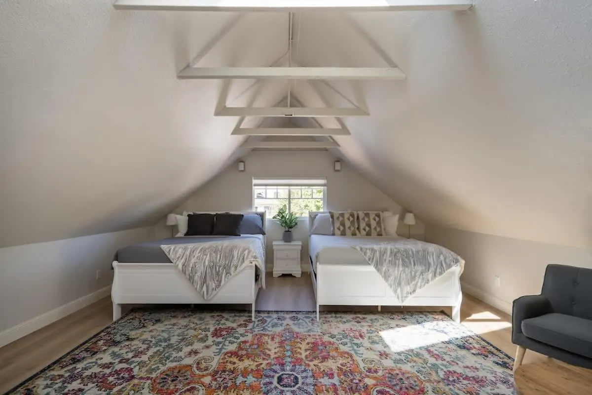 Stay Portland - Luxurious Alphabet District Home - 99 Walk Score