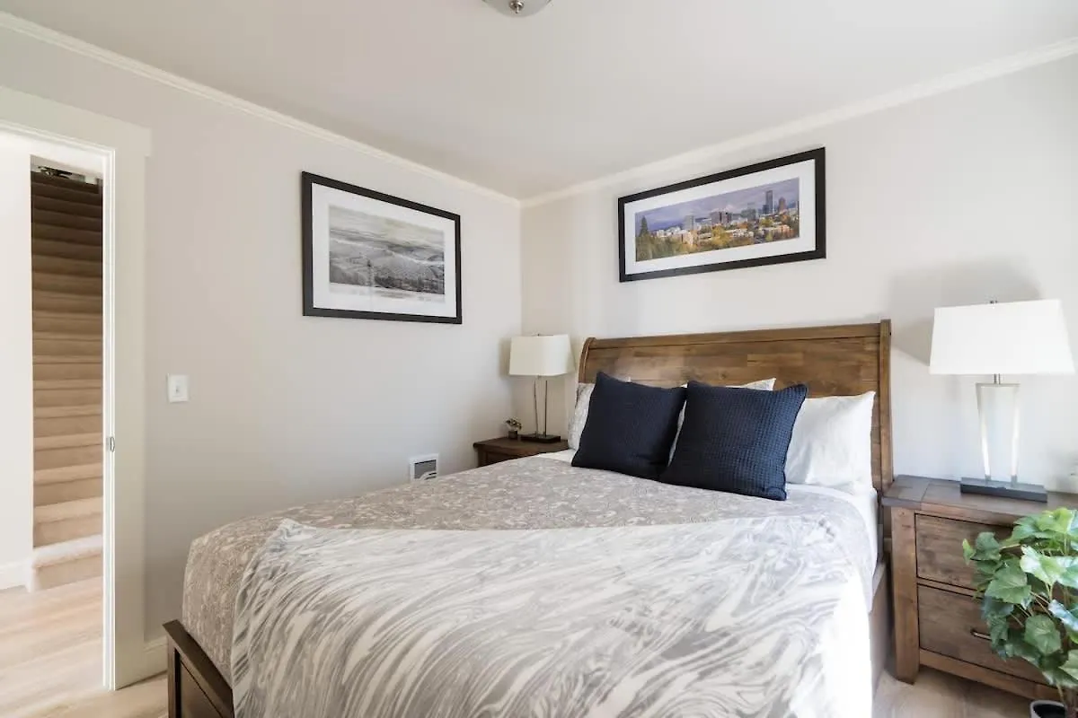 Semesterbostad Stay Portland - Luxurious Alphabet District Home - 99 Walk Score USA