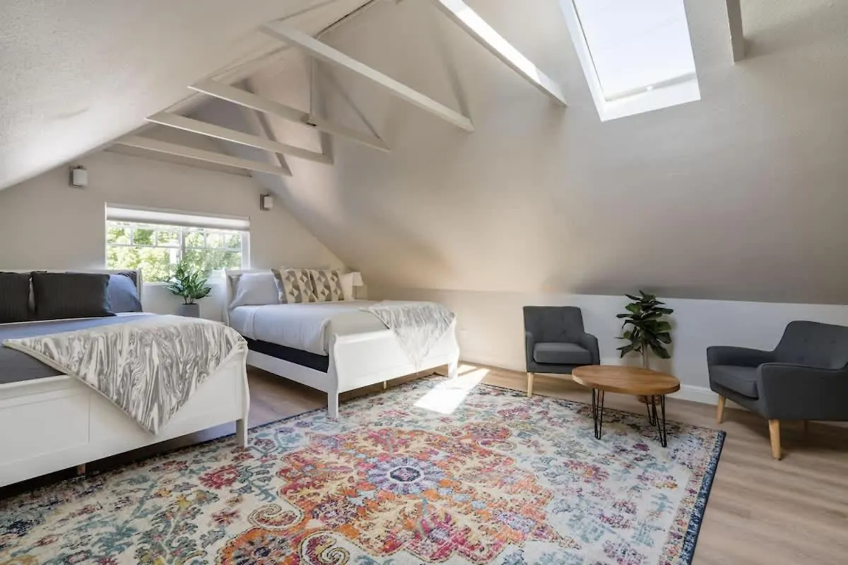 Stay Portland - Luxurious Alphabet District Home - 99 Walk Score Semesterbostad